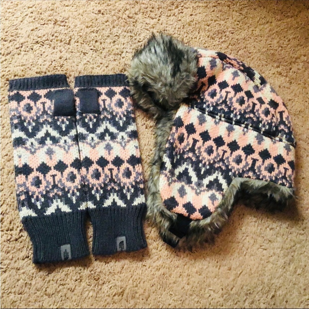 THE NORTH FACE /UNIQUE /UNISEX Mackie HAT & GLOVES /One size